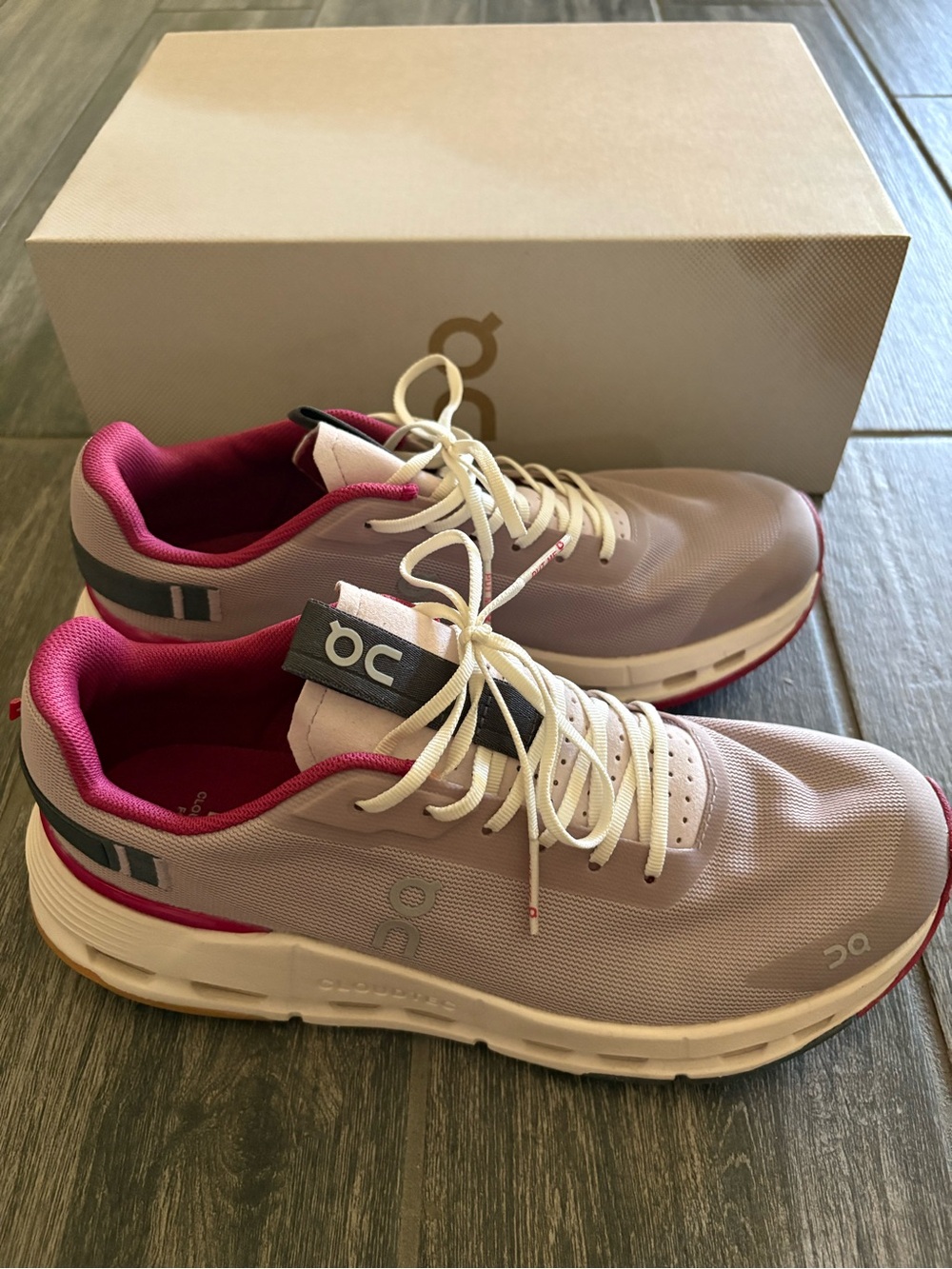 On Running - Women’s Cloudnova Form 2- Fade/Orchid size 8